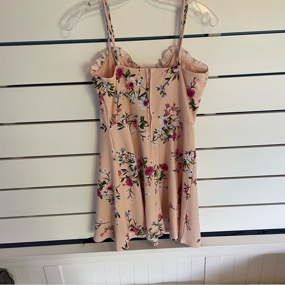 Women’s small pink floral mini dress from Francesca‘s - Picture 5 of 8